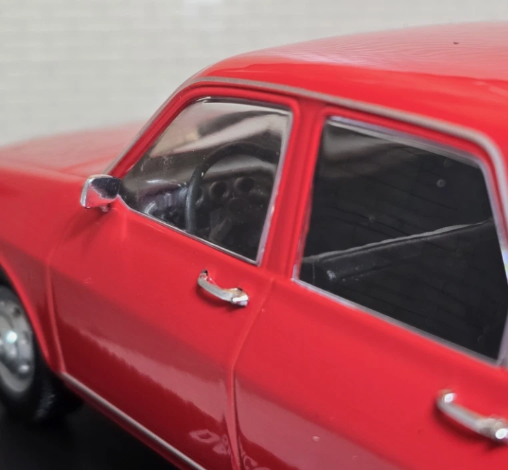 Dacia 1970 1300 Saloon Ex-Magazine 1:24