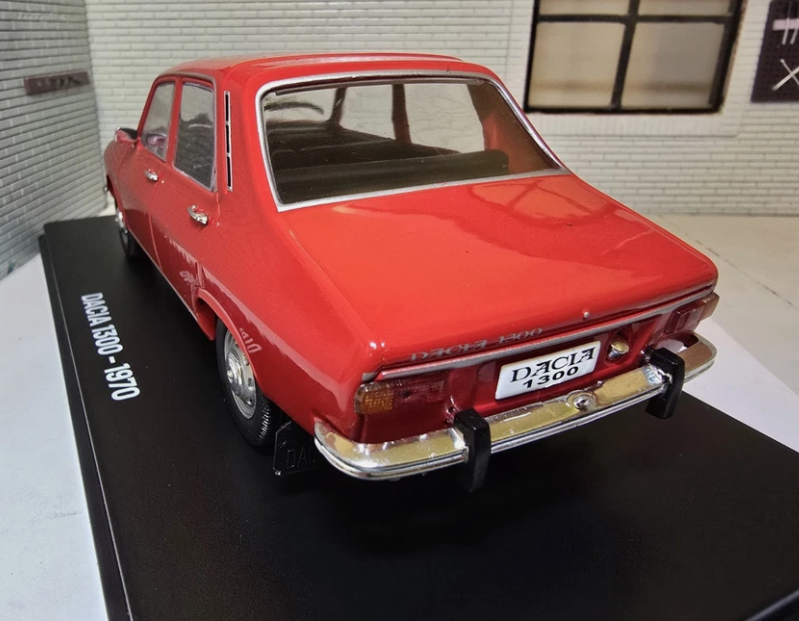 Dacia 1970 1300 Saloon Ex-Magazine 1:24