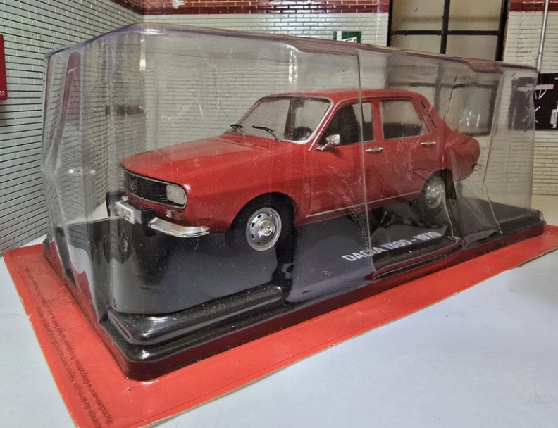 Dacia 1970 1300 Saloon Ex-Magazine 1:24