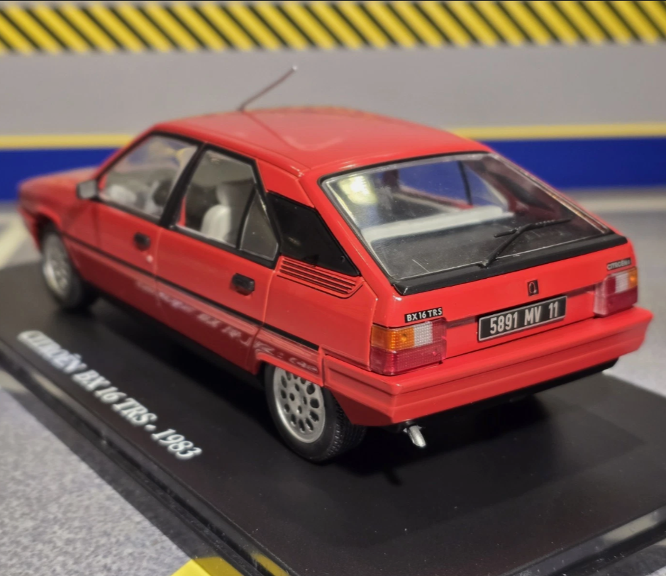 Citroen 1983 BX 16 TRS 1.6 Petrol Ex-Magazine 1:24