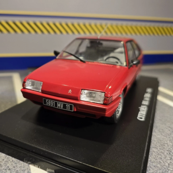 Citroen 1983 BX 16 TRS 1.6 Petrol Ex-Magazine 1:24