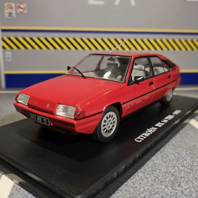 Citroen 1983 BX 16 TRS 1.6 Petrol Ex-Magazine 1:24