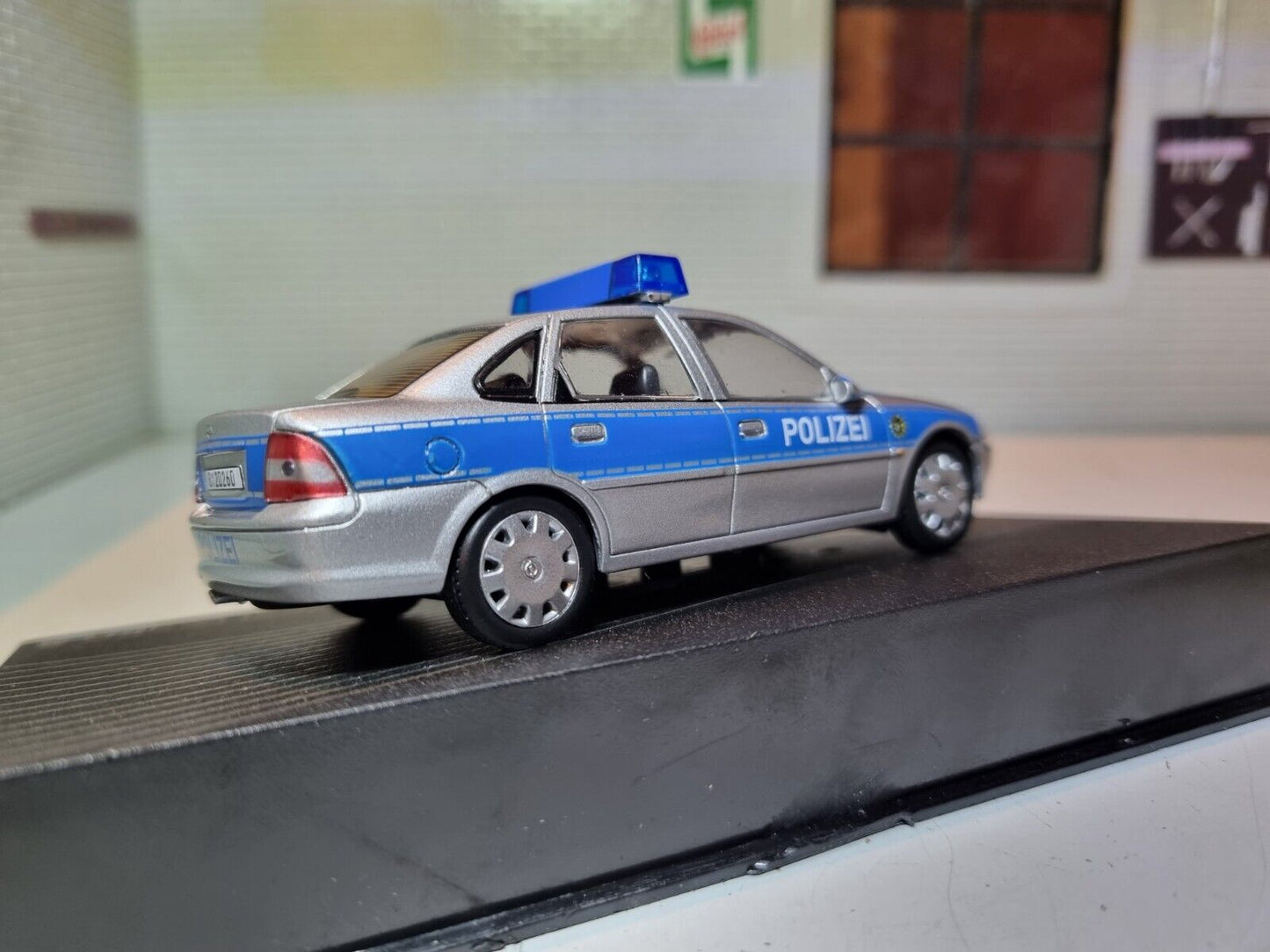 Opel 1995 Vectra Police allemande 1:43