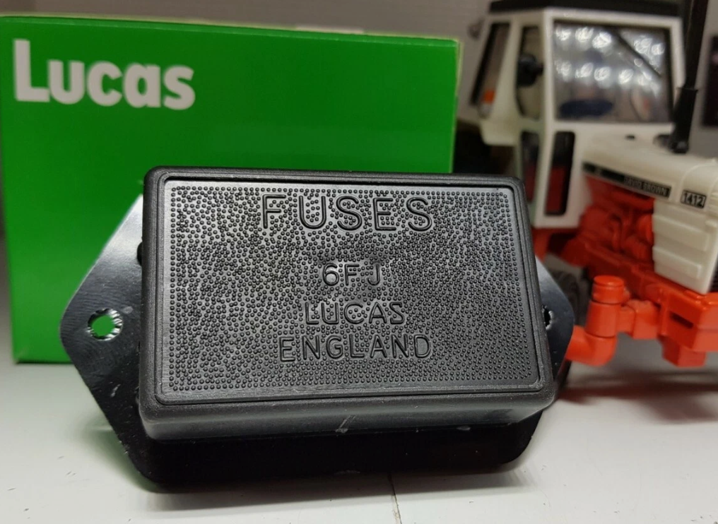 Original OEM Lucas Sicherungskasten, Abdeckung und 10 Sicherungen David Brown Case IH K950625 95062523