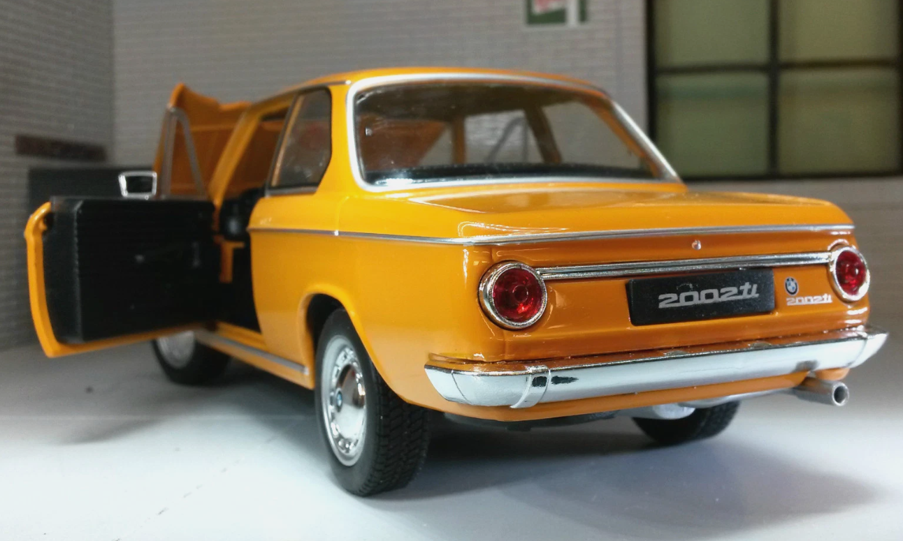 BMW 2002 Ti 1966 24053 Welly 1:24