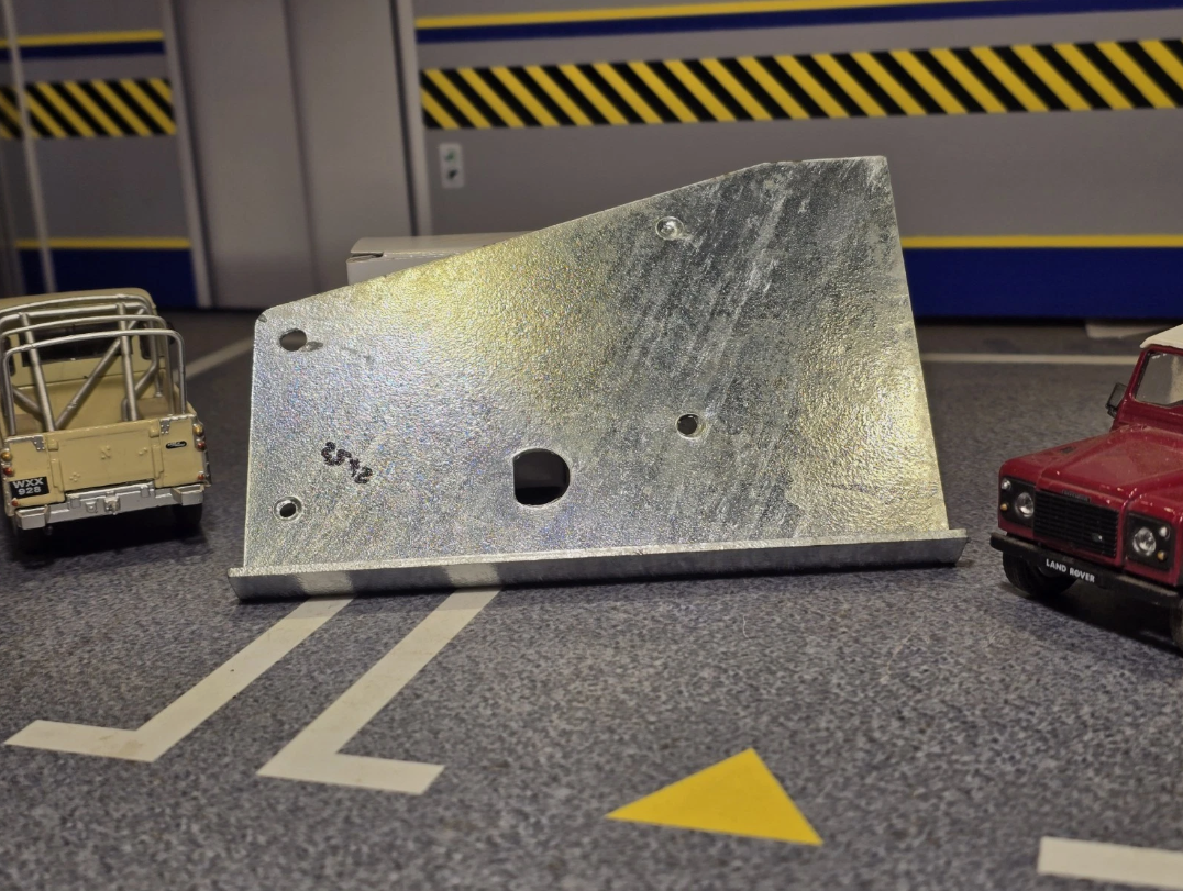 Land Rover Series 2 2a 3 Defender Rear Tub Corner Galvansied Brackets