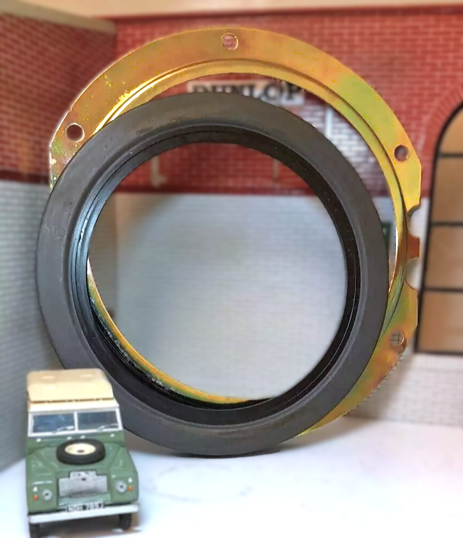 Land Rover Series Swivel Housing Oil Seal RTC3528 (With Optional Retainer)