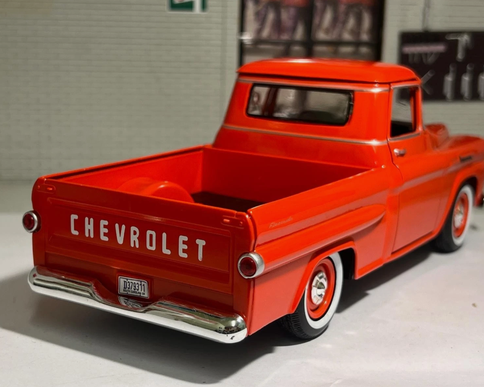 Chevrolet Apache 1958 Fleetside 79311 Motormax 1:24