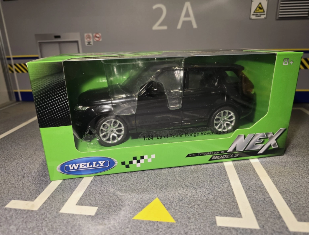 Land Range Rover Sport SDV6 V8 5.0 2015 Welly 1:24 (White/Black)