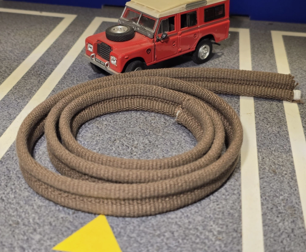 Land Rover Series 1, 80 86 88 107 109 Front Bonnet Hood 36" Rest Strip 300824 & Choice of Clips 68087