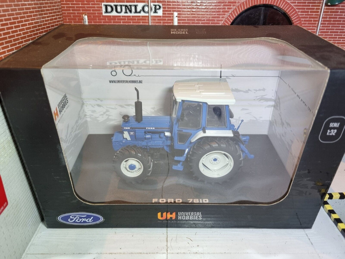 Ford 7810 Tractor 2WD 1988-1991 UH2865 Universal Hobbies 1:32