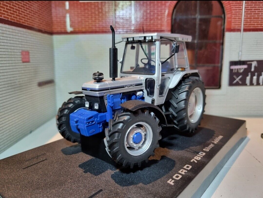 UH2882 - FORD 7810 Edition Jubilée - Universal Hobbies (UH) - 1/32