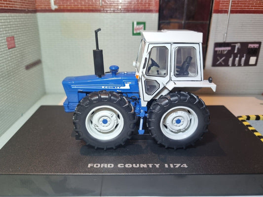 Ford County 1174 Tractor 4WD 1977-1979 UH5271 Universal Hobbies 1:32