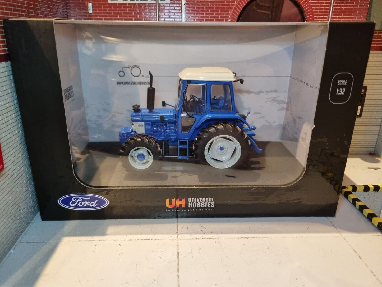 Ford 6610 Gen 1 Tractor 4WD 1982-1993 UH5367 Universal Hobbies 1:32