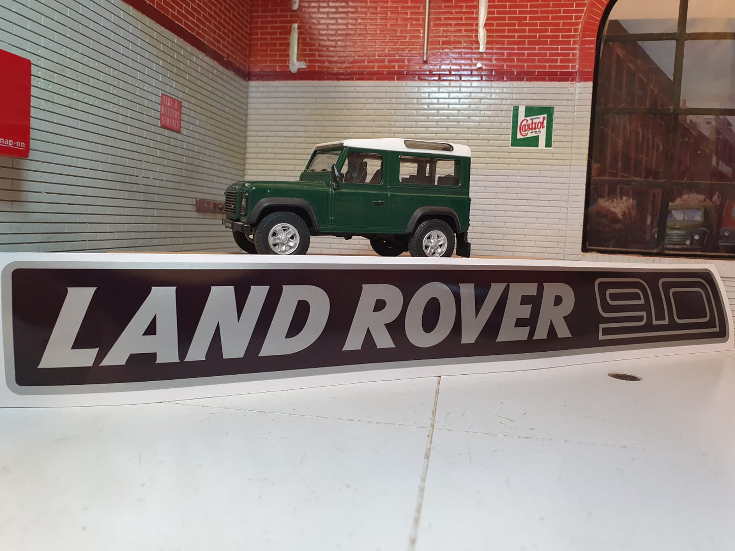 Land Rover Defender 90 V8 TDi geätztes Frontplatten-Motorhaubenabzeichen MTC8305