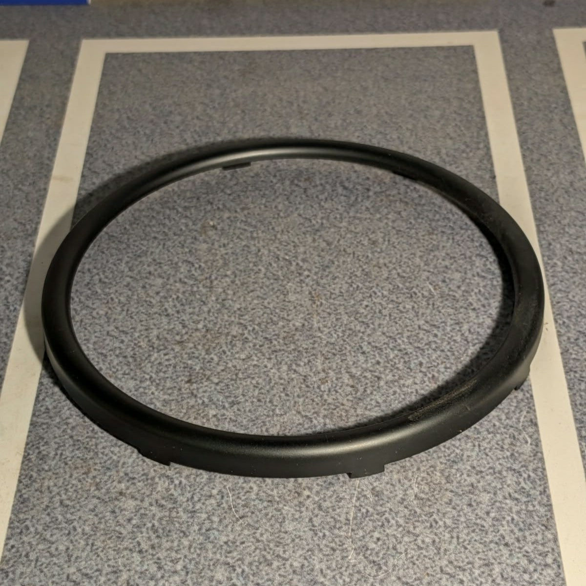 5" Round Edge Gauge Bezel (Black/Chrome)