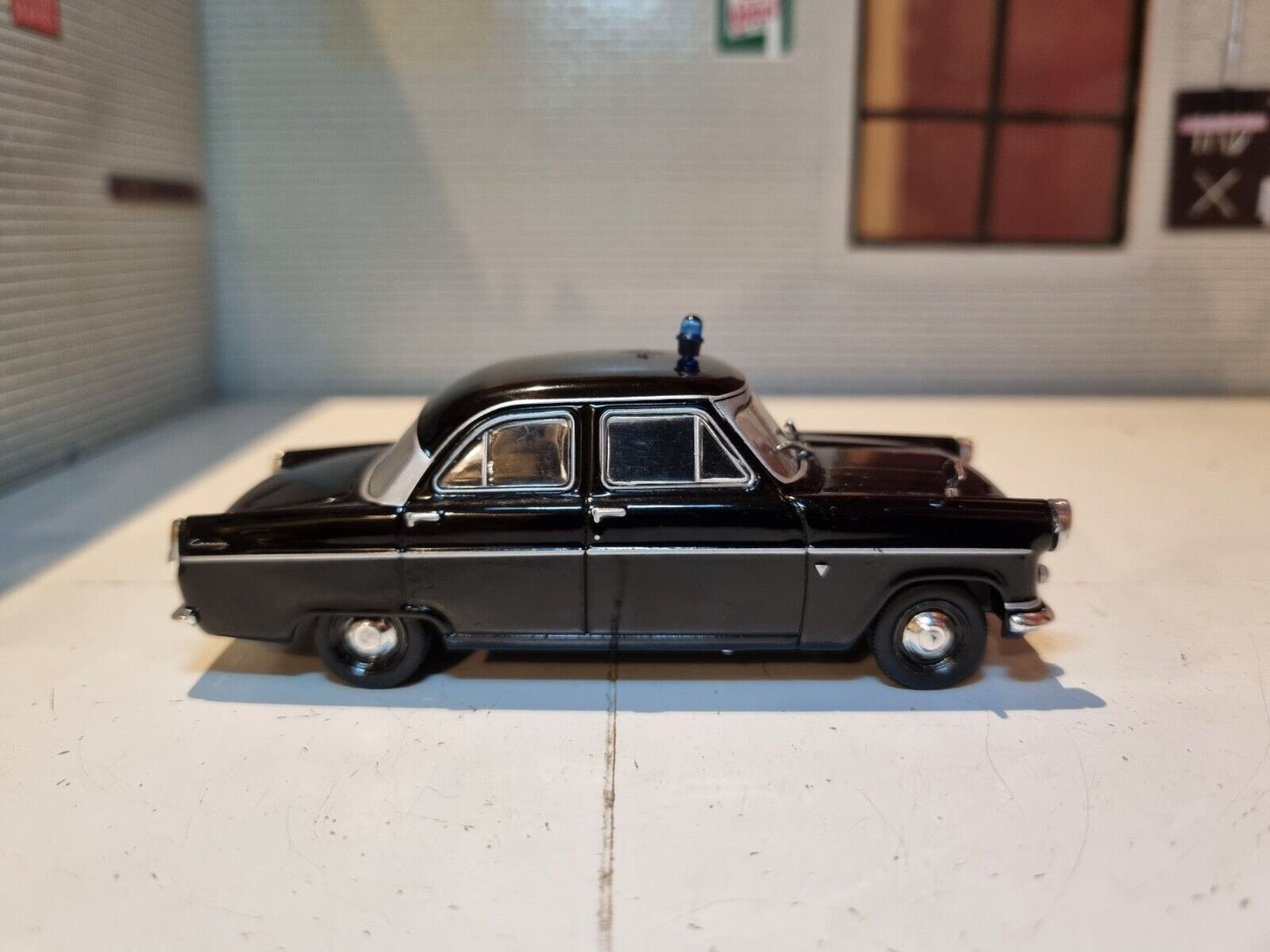 Ford Consul Mk2 1959 British Police  1:43