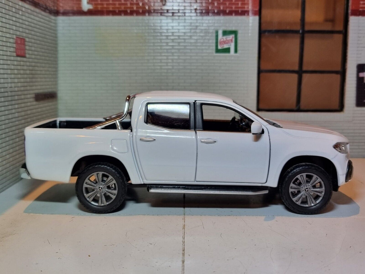Mercedes Benz 2017 X Class Pick Up 24100 Welly 1:24/1:27