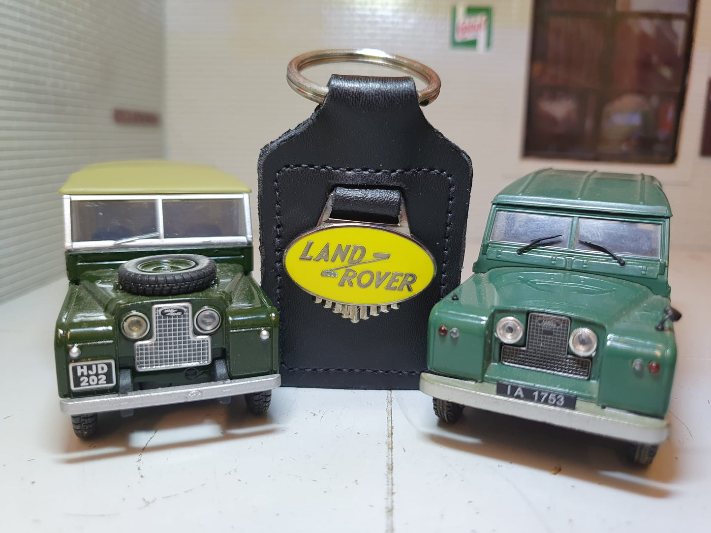 Land Rover Quality Enamel Black Leather Key Ring – Emberton Imperial