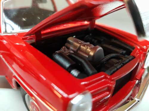 Mercedes Benz 1968 220 W115 Welly 1:24 (Black/White/Red)