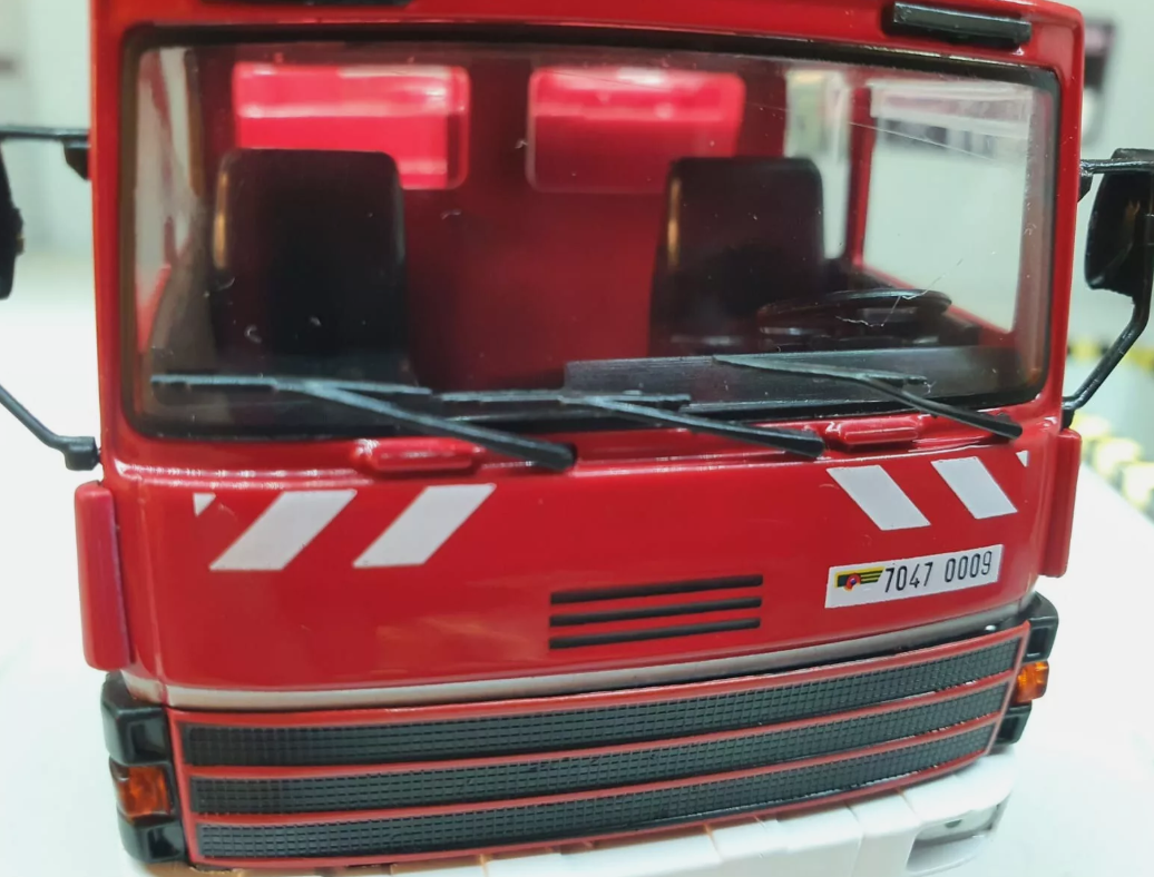 1:43 Fire Engine Airport Renault Thomas Sides VMA 72 Armee De L’air 6x6 Diecast 1:43