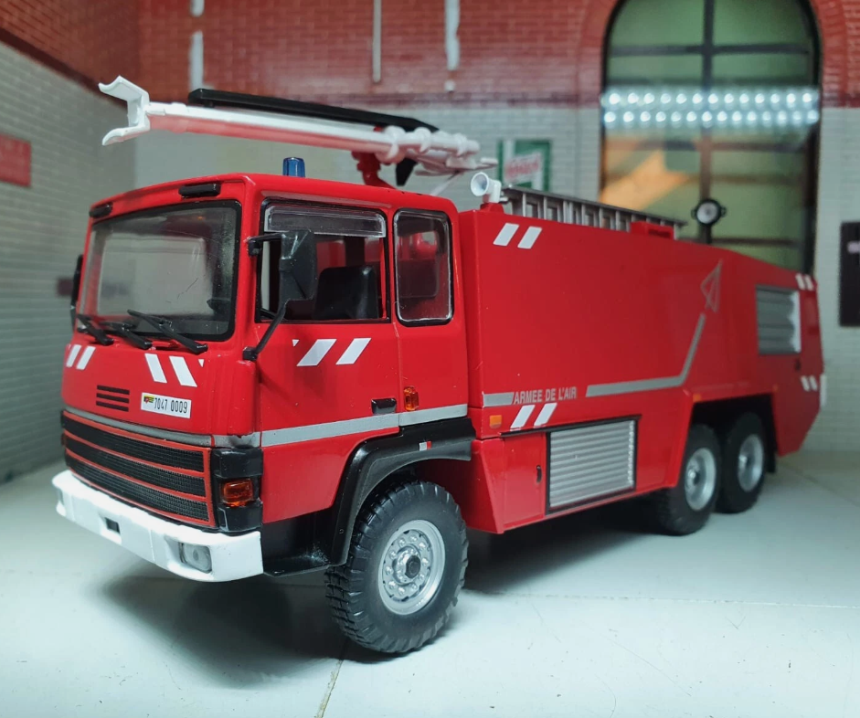 1:43 Fire Engine Airport Renault Thomas Sides VMA 72 Armee De L’air 6x6 Diecast 1:43