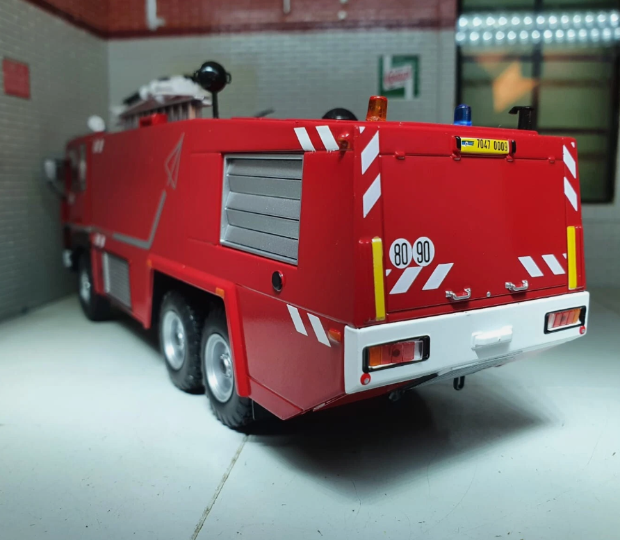 1:43 Fire Engine Airport Renault Thomas Sides VMA 72 Armee De L’air 6x6 Diecast 1:43