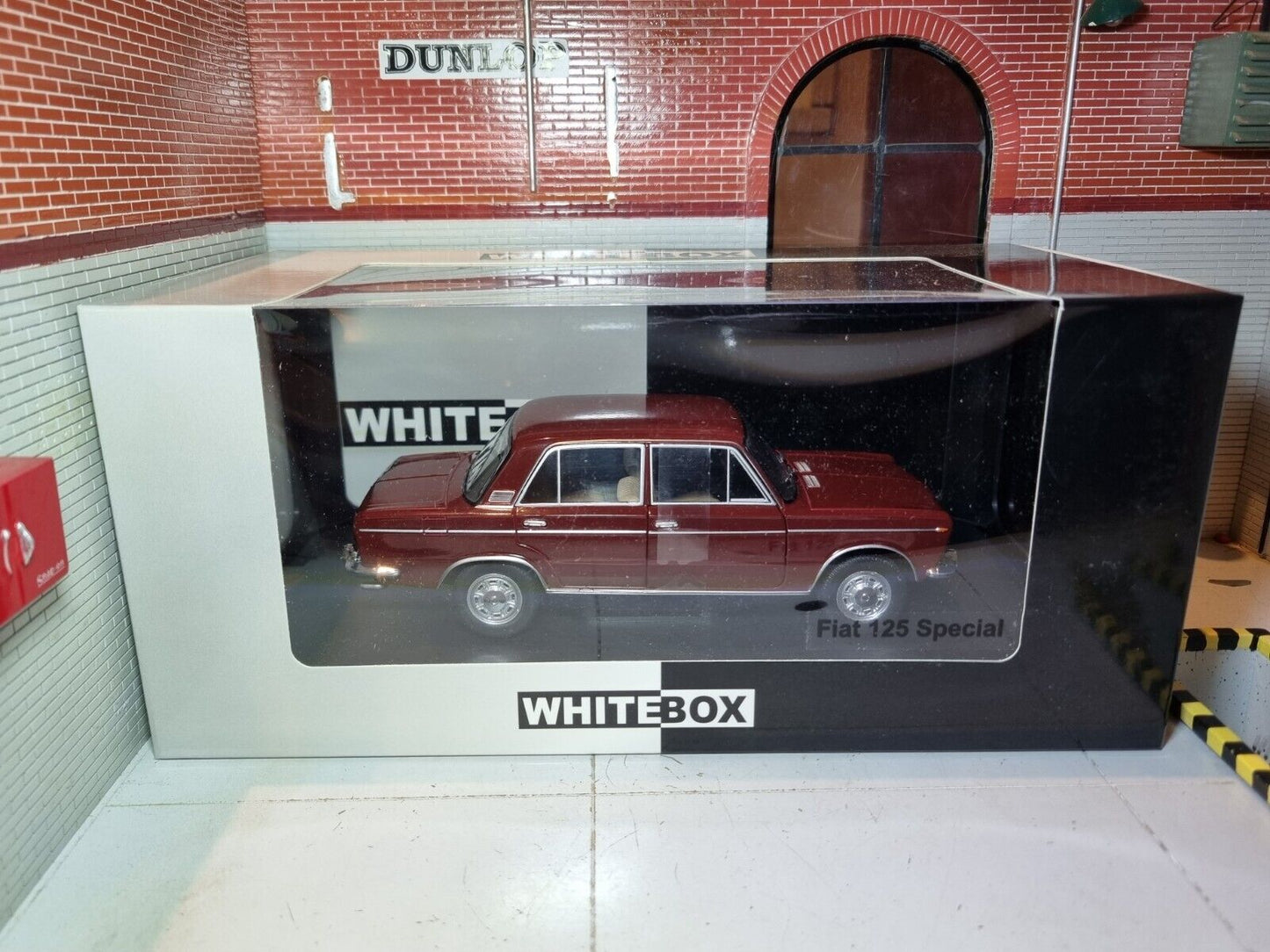 Fiat 125 1968 WB124075 Whitebox 1:24