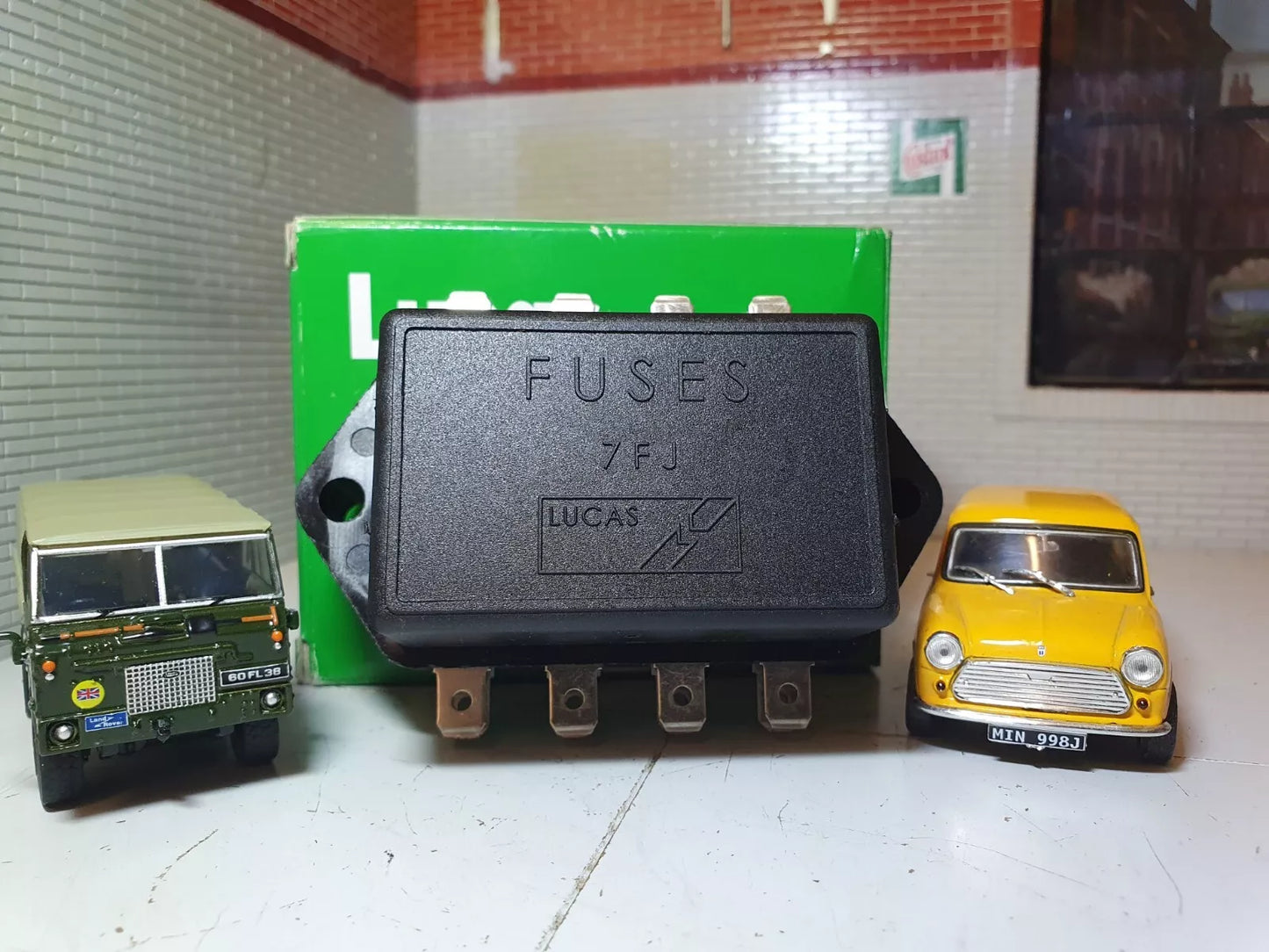 7FJ Fusebox & Cover RTC440 37420 Genuine Lucas OEM