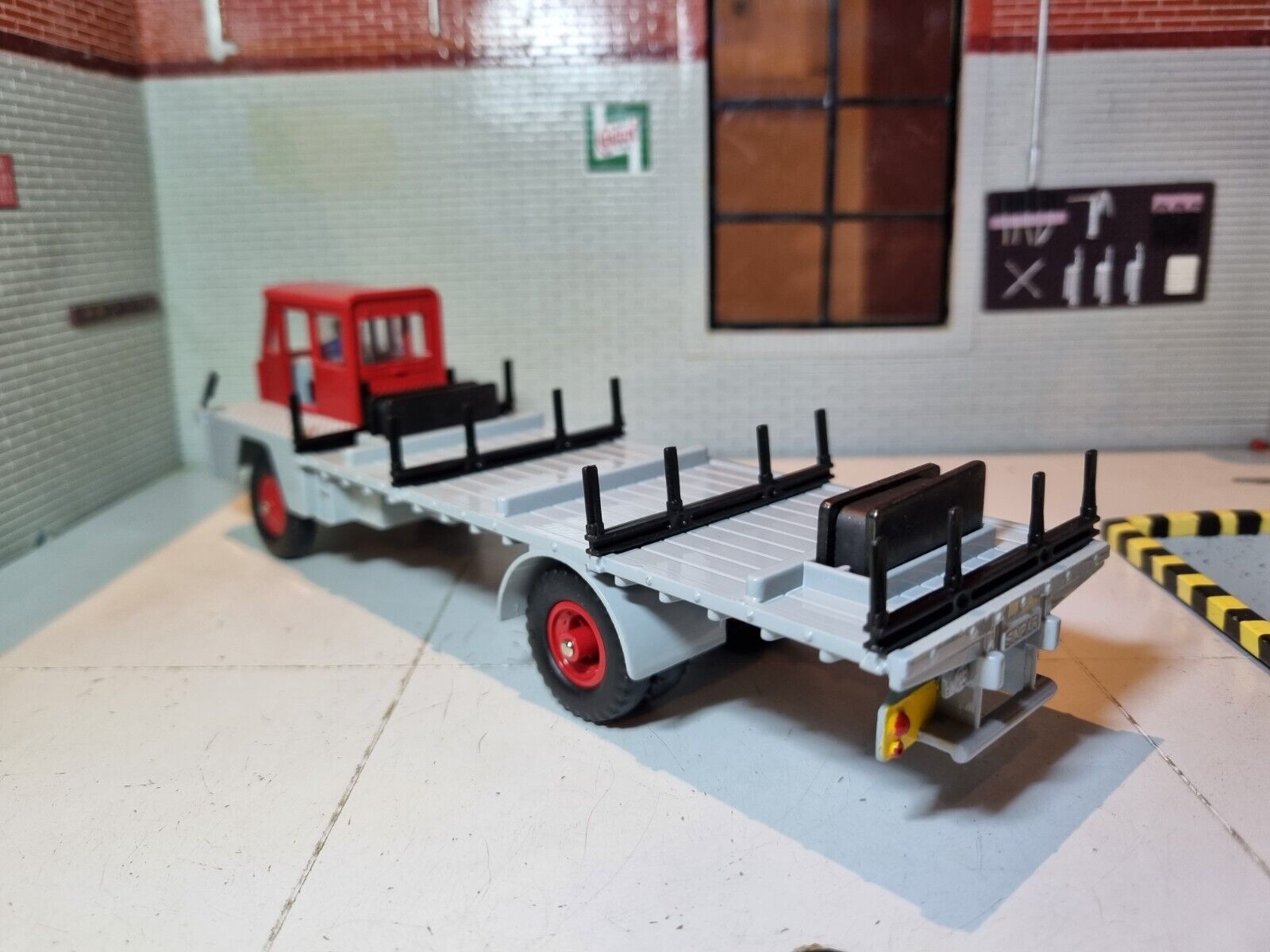 Camion Laitier 25 O 1/43 Dinky Toys Atlas Camion Laitier 25 O 1/43 Dinky Toys Atlas