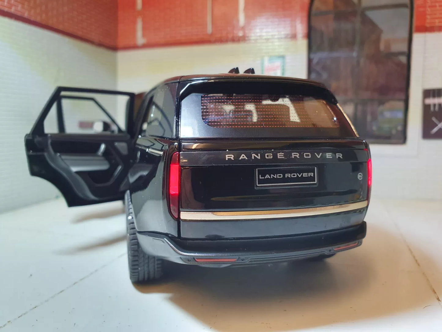 Range Rover 2022 SV Vogue L460 Q2005B QY Toys 1:24