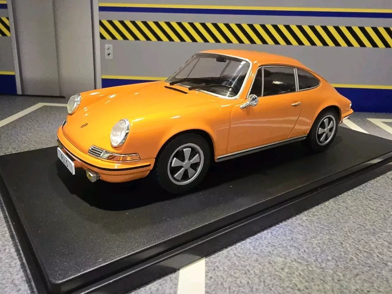 Porsche 1968 Carrera 911S 124174 WhiteBox 1:24