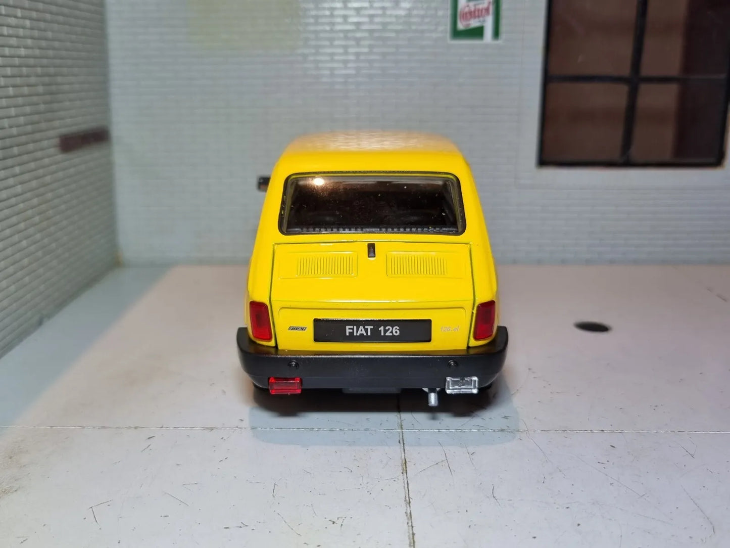 1:24 Fiat 126 jaune 1972 G échelle Welly NEX 1:21 moulé sous pression modèle de voiture 24066