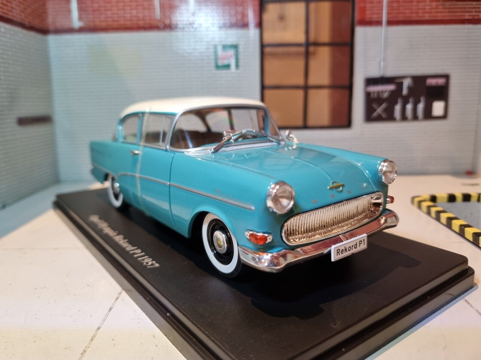 Opel 1957 Olympia Rekord P1 Ex Magazine 1:24 – Emberton Imperial