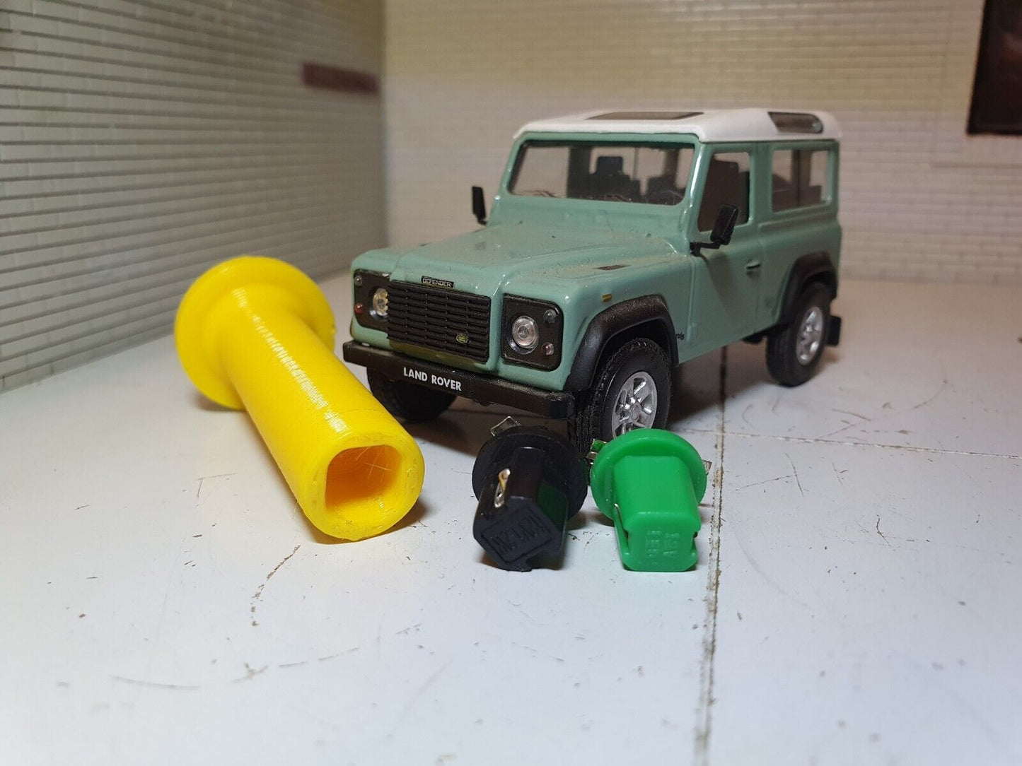 Land Rover Defender TD5 & V8 Instrument Speedo Bulb Fitting Tool 1998 ...