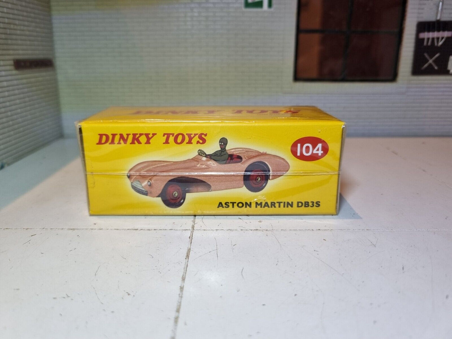 Aston Martin DB3S Dinky #104
