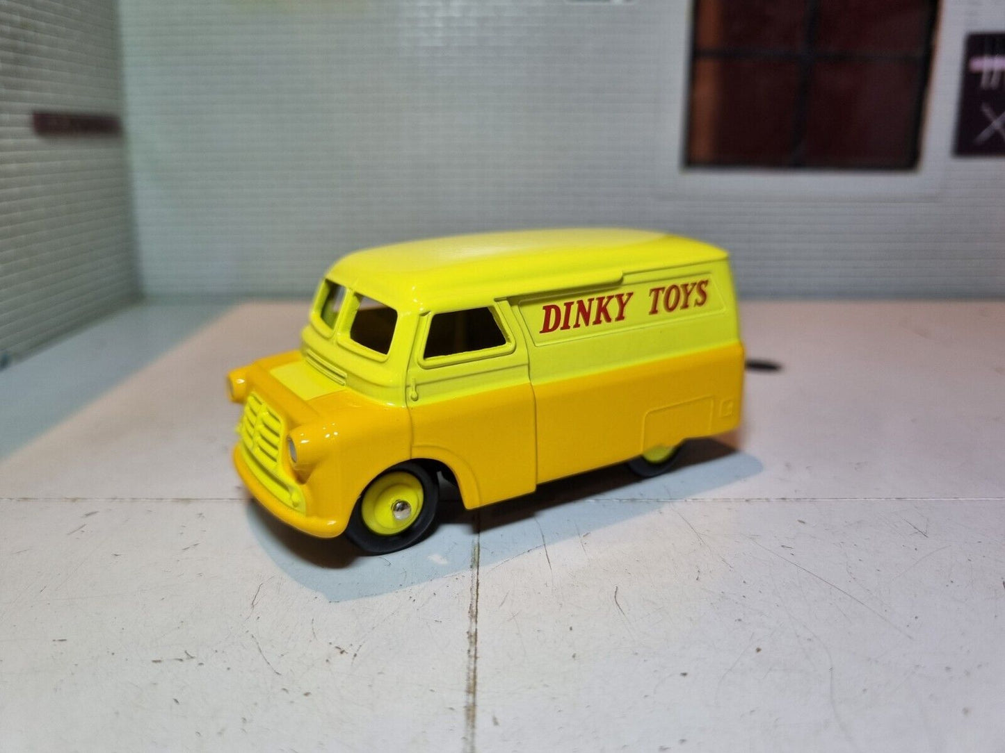 Bedford 10 CWT #482 Dinky