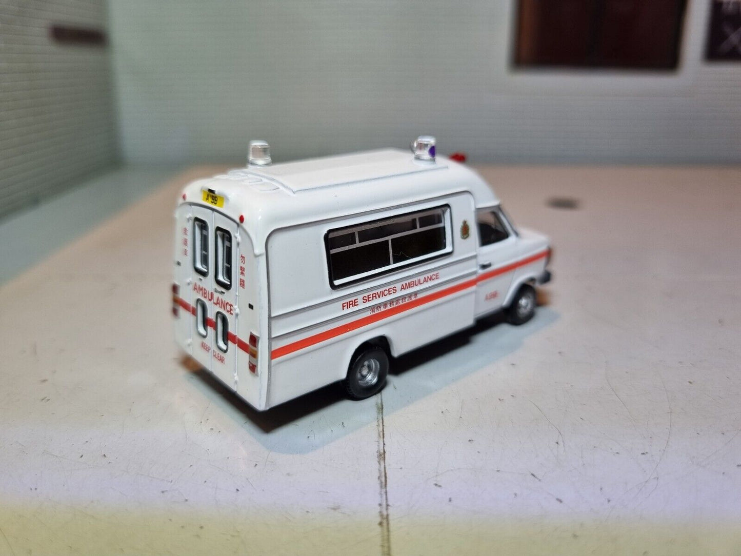 Ford 1980 Transit Mk2 Hong Kong Ambulance A98 ATC64953 Tiny 1:76