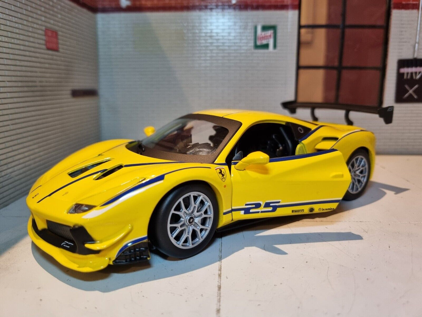 Ferrari 488 Challenge 26307 Bburago 1:24