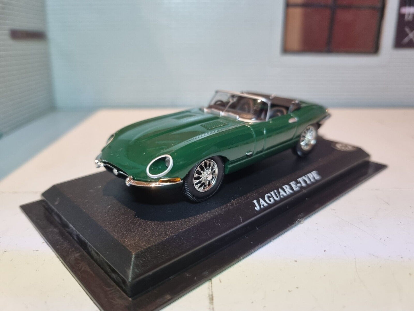Jaguar 1961 E Type Convertible Ex Magazine 1:43