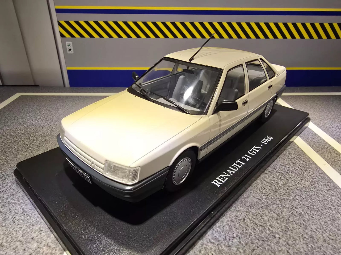 Renault 1986 21 GTS Ex Magazine