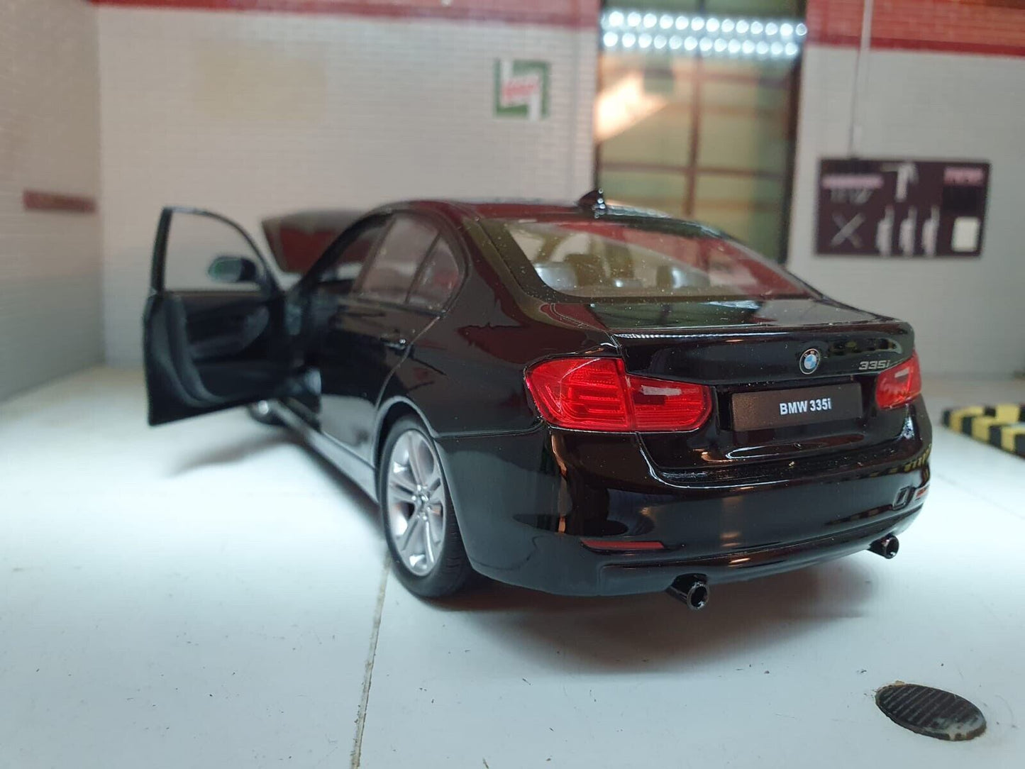 BMW 2015 3 Series 335i F30 24039 Welly 1:24