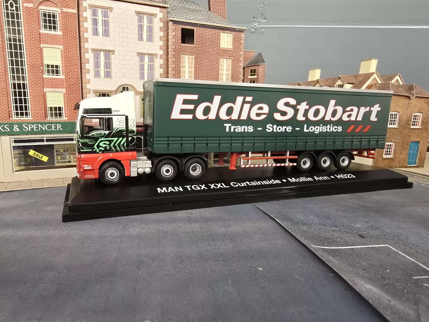 Eddie Stobart MAN TGX 26.480 XXL Curtainside Tautliner Trailer STOB006 1:76