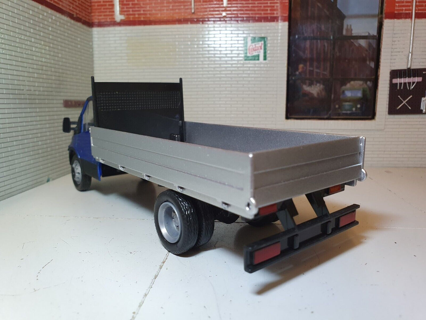 Iveco 2014 Daily Dropside Pickup 15873 New-Ray 1:36