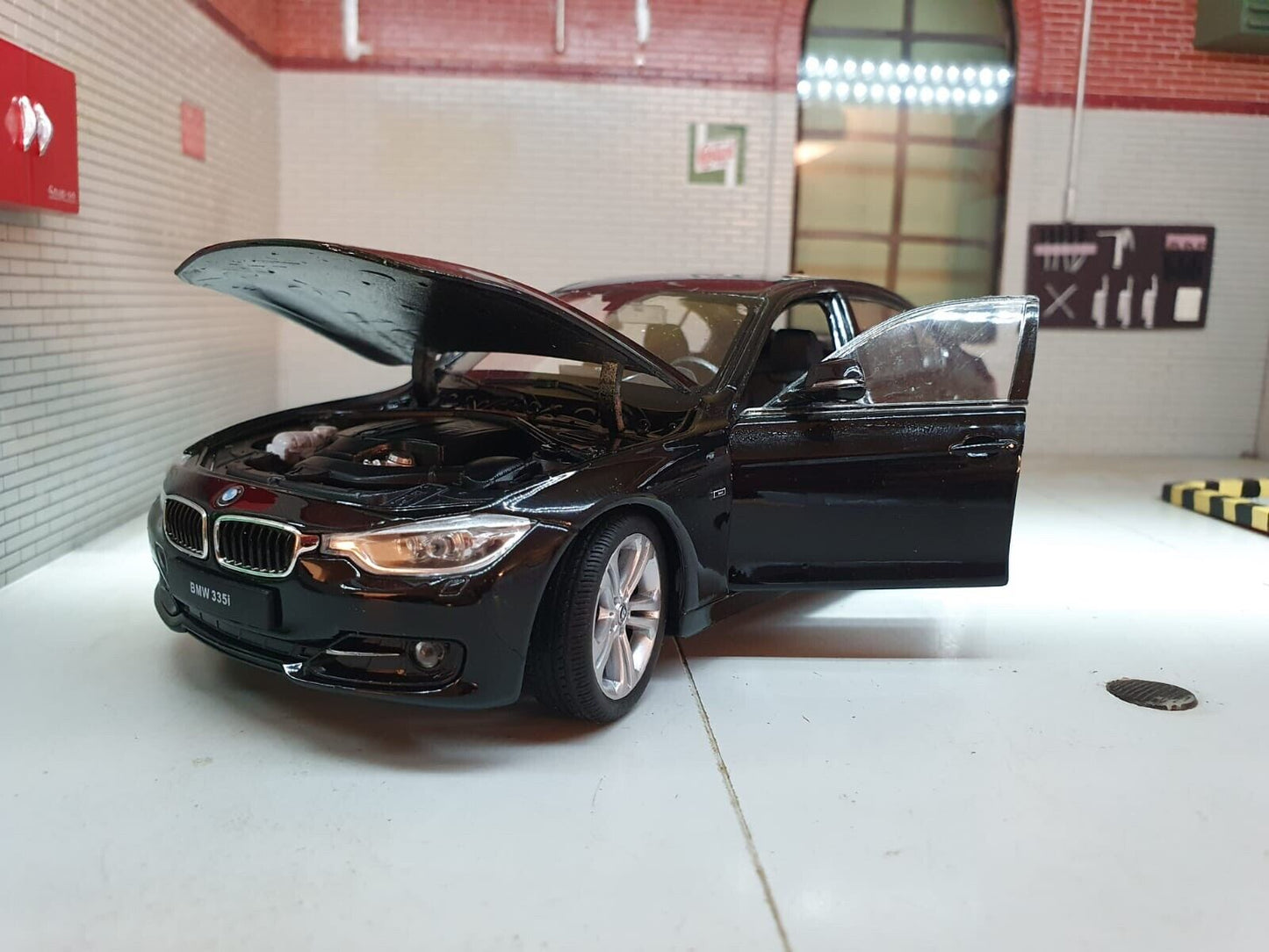 BMW 2015 3er 335i F30 24039 Welly 1:24