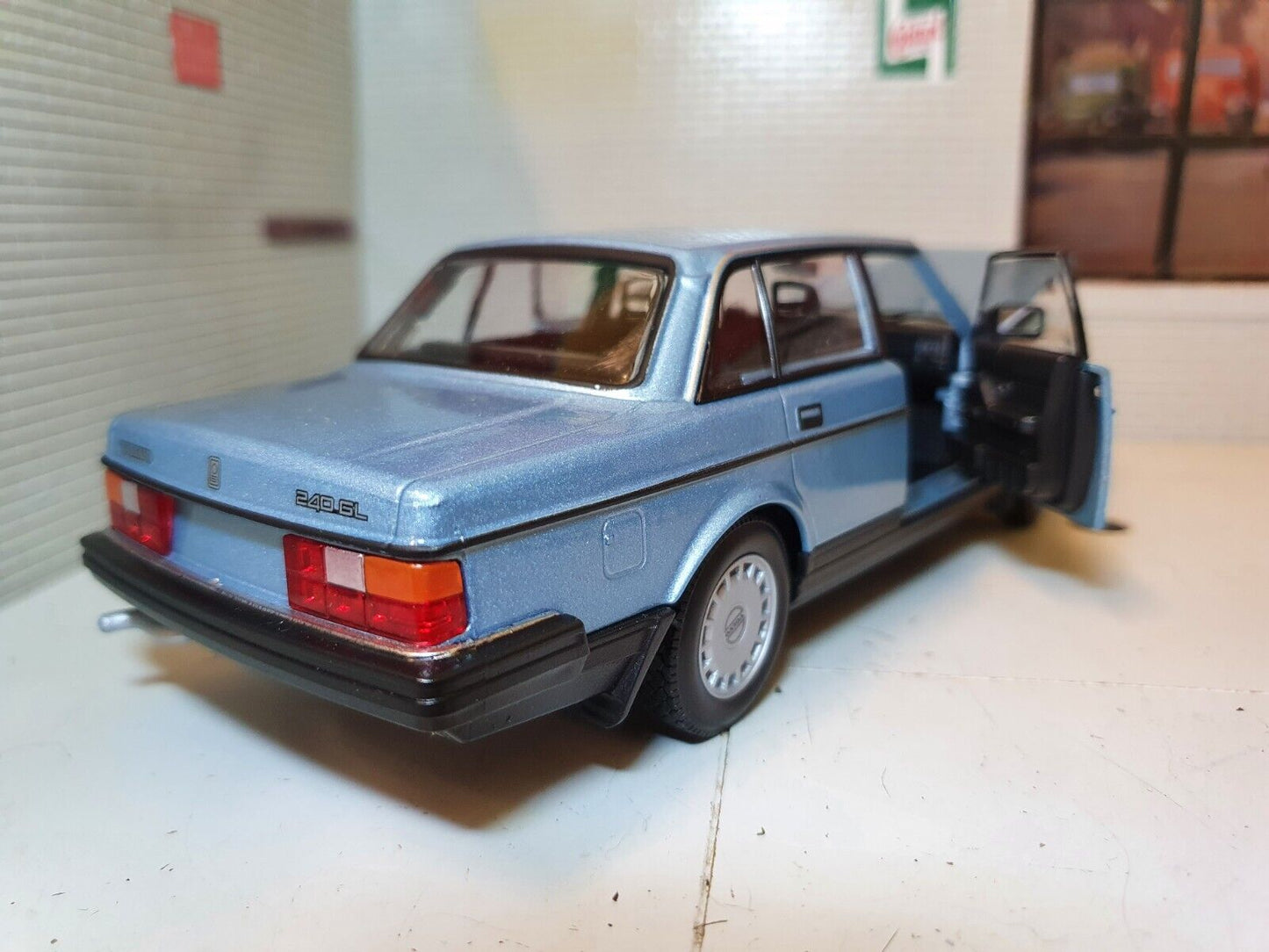 Volvo 240 GL 1986 Saloon 24102 Welly 1:24