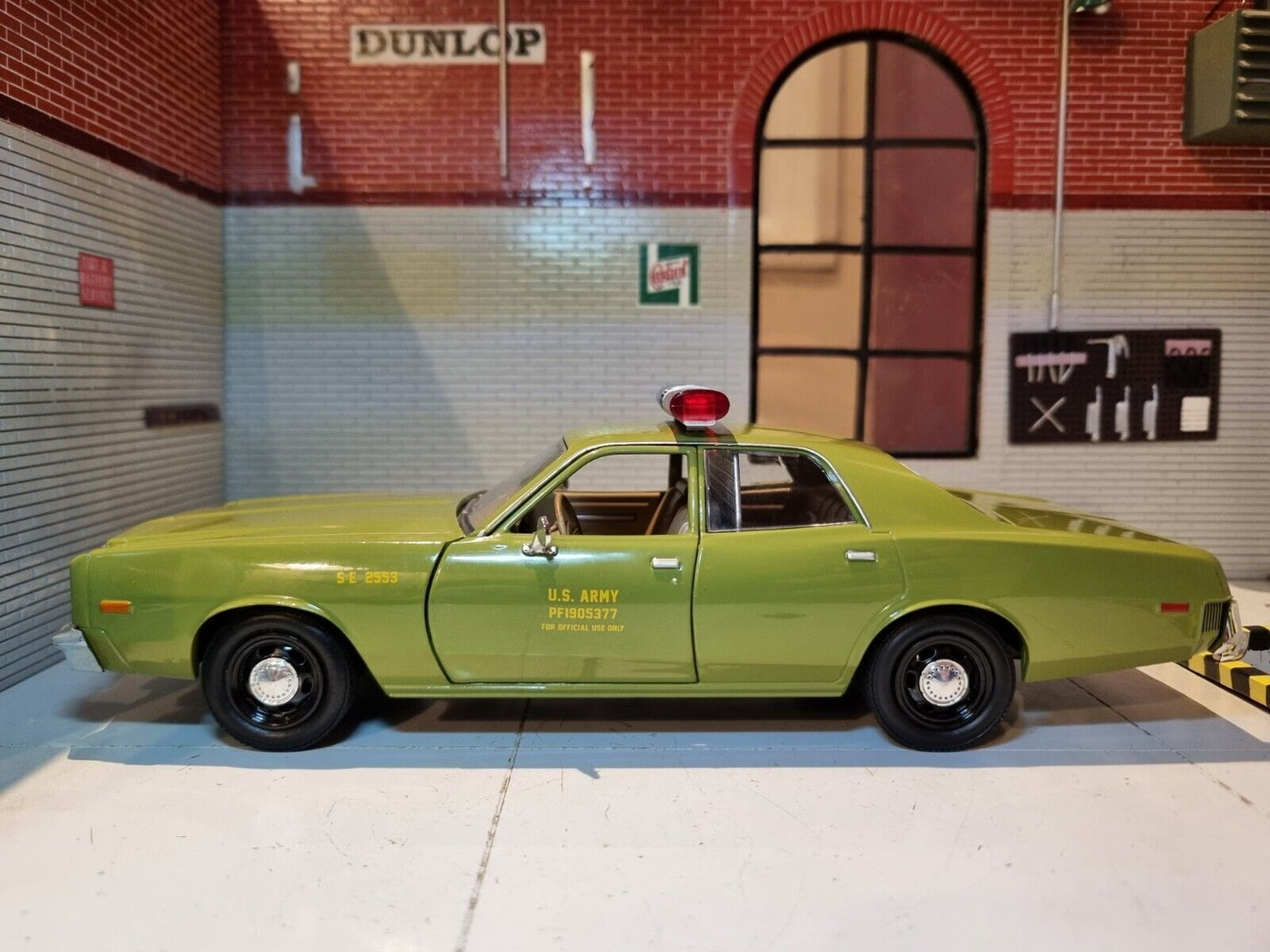 Side View (facing right) of A 1:24 Scale Green Plymouth Fury