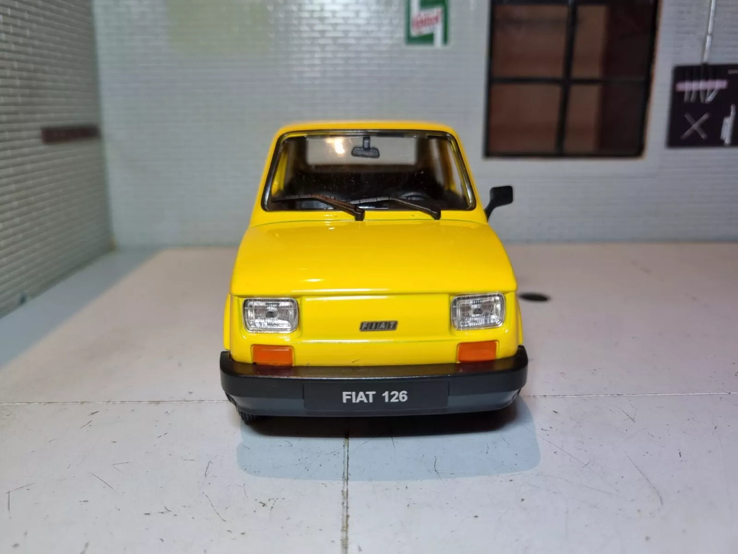 1:24 Fiat 126 jaune 1972 G échelle Welly NEX 1:21 moulé sous pression modèle de voiture 24066