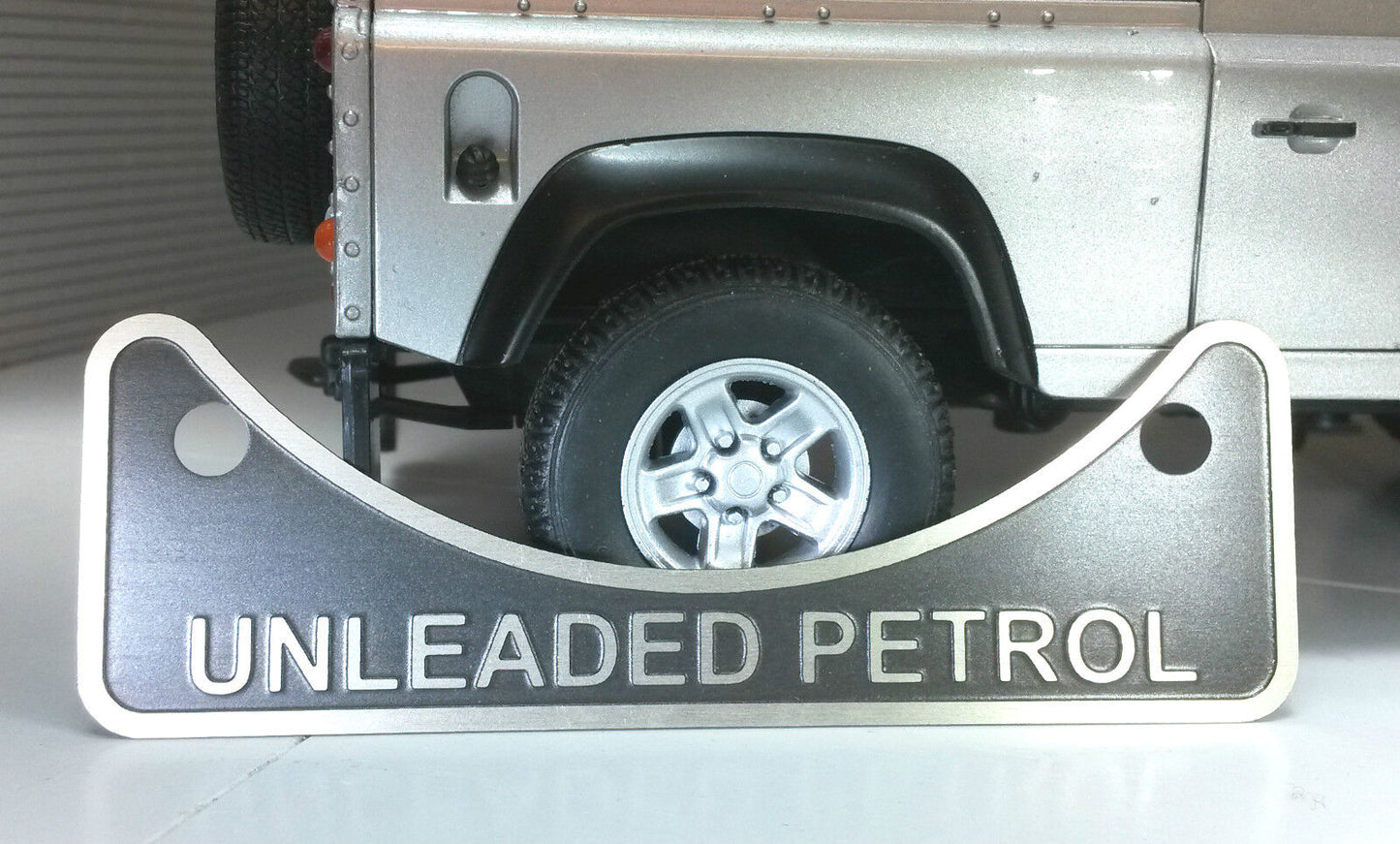 Badge d'avertissement de remplissage de carburant Land Rover série 2 2a 3 « Whisky » 502951
