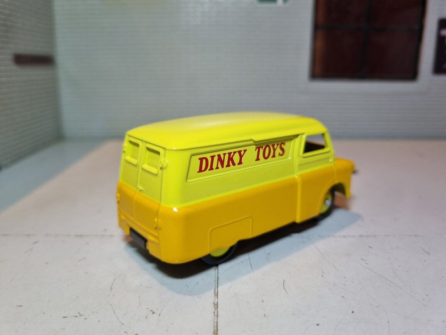 Bedford 10 CWT #482 Dinky